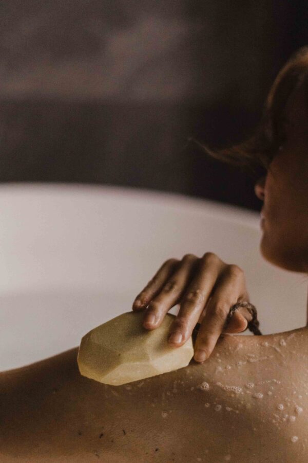 Cold-processed Icelandic stone soap with rope, inspired by Hrafntinna obsidian, hand-packaged in eco-friendly paper.